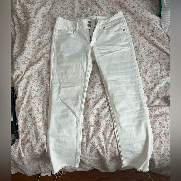 American Eagle Outfitters Pants - American Eagle white jeans